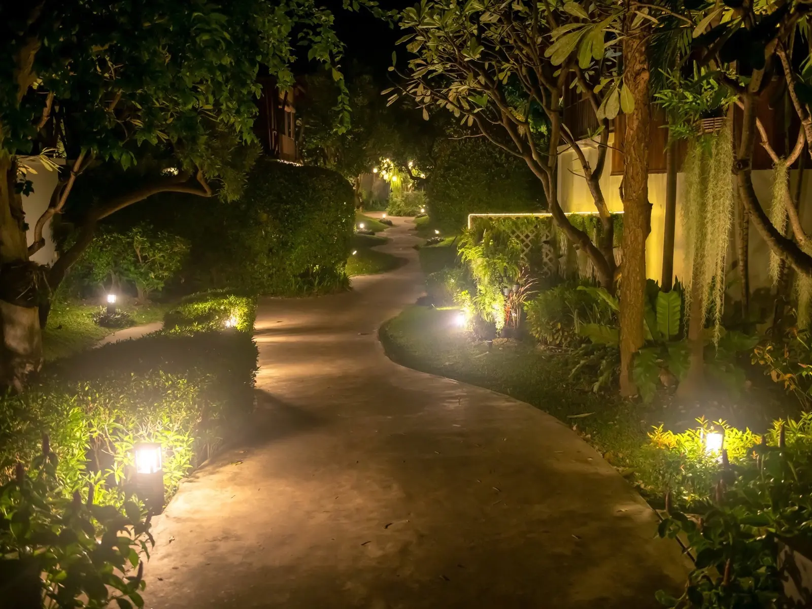 pathway-lighting pathway lighting